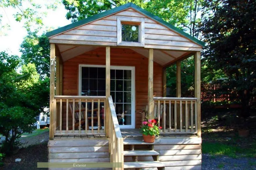 Round Top Premiere Cottage 6-1