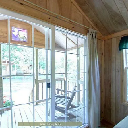Round Top Premiere Cottage 6-3